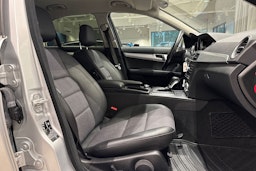 harmaa Mercedes-Benz C 2011 kuva 17.
