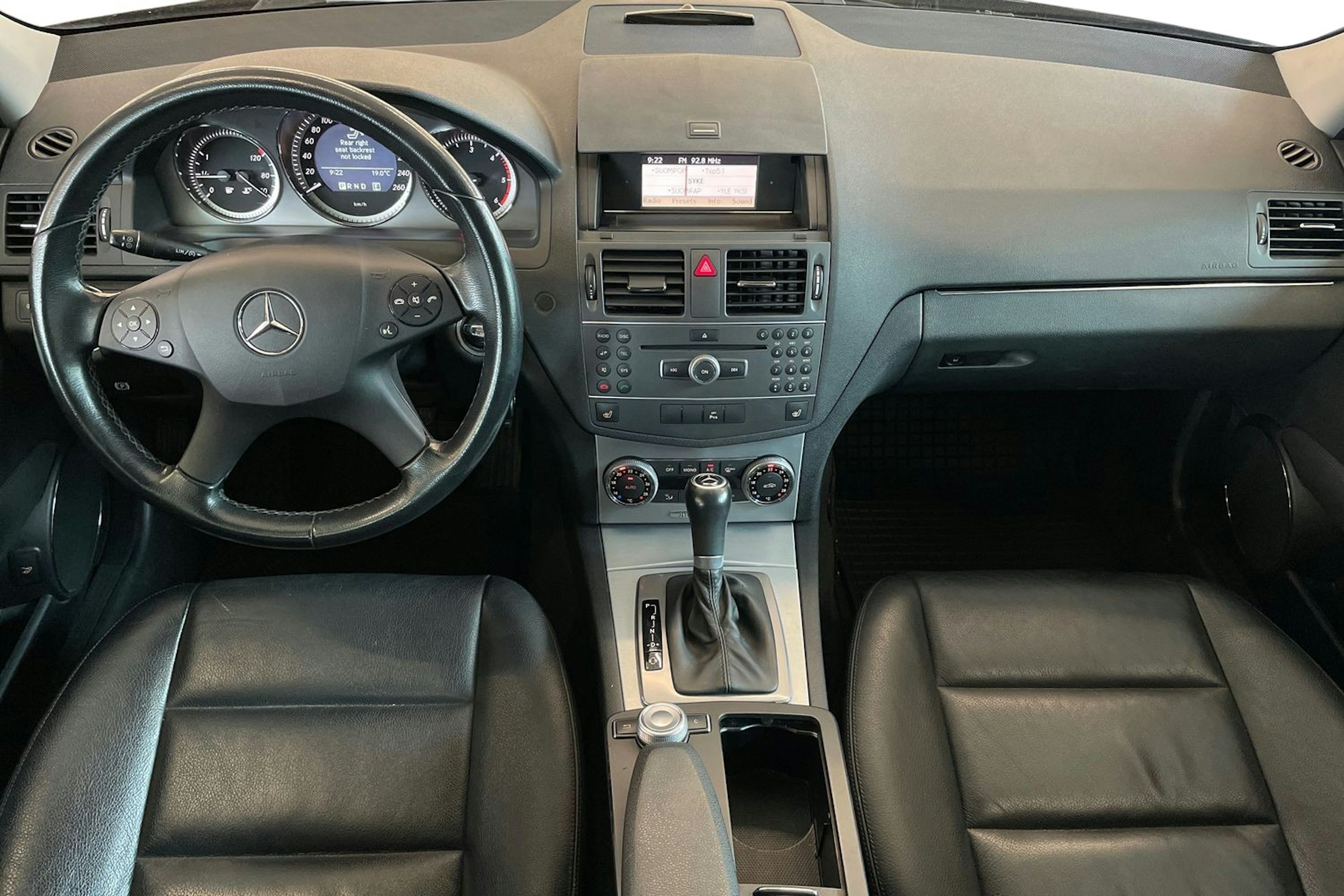 Ruskea (beige) Mercedes-Benz C 2011 kuva 9.