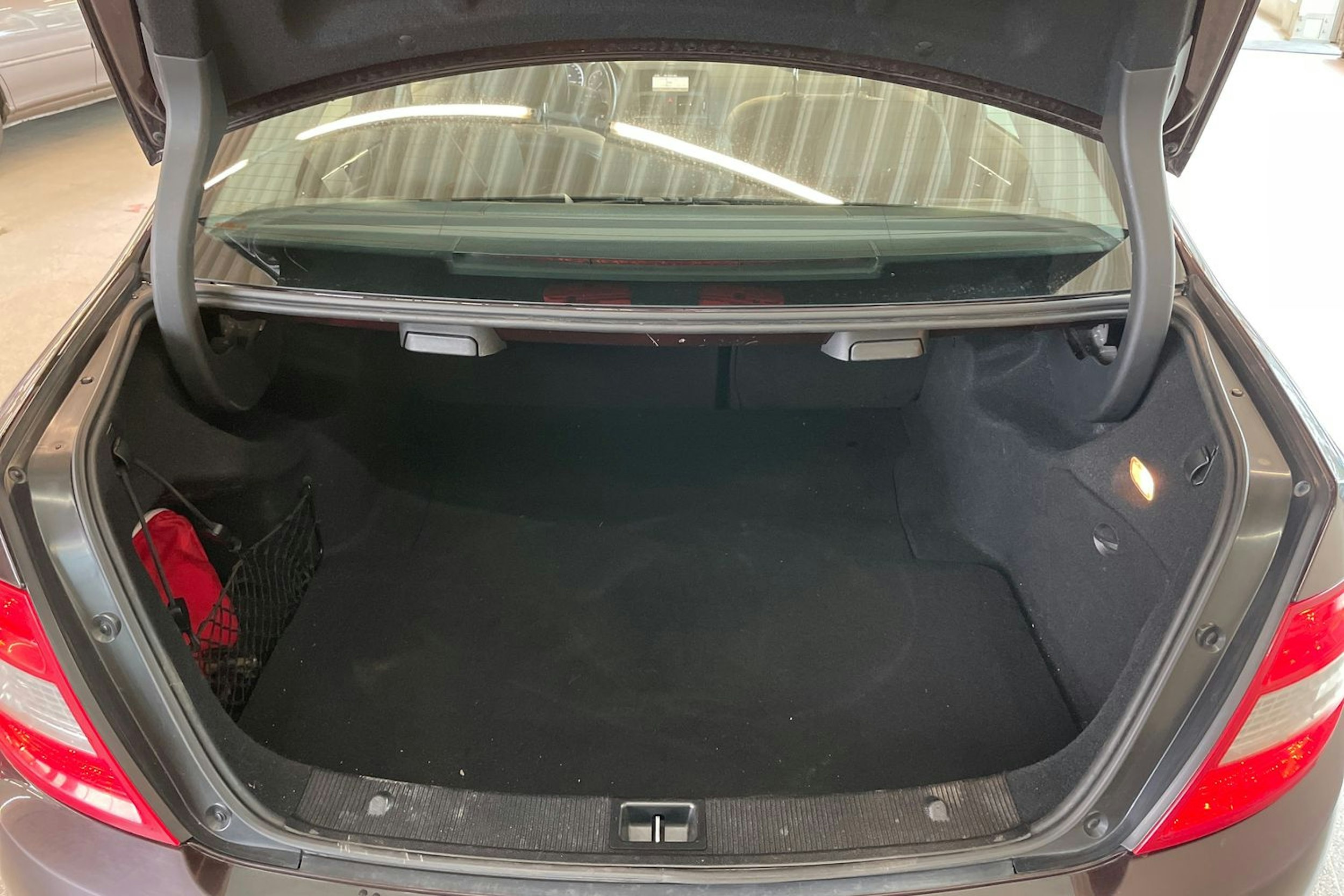 Ruskea (beige) Mercedes-Benz C 2011 kuva 25.
