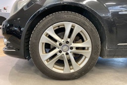 Musta Mercedes-Benz C 2011 kuva 13.