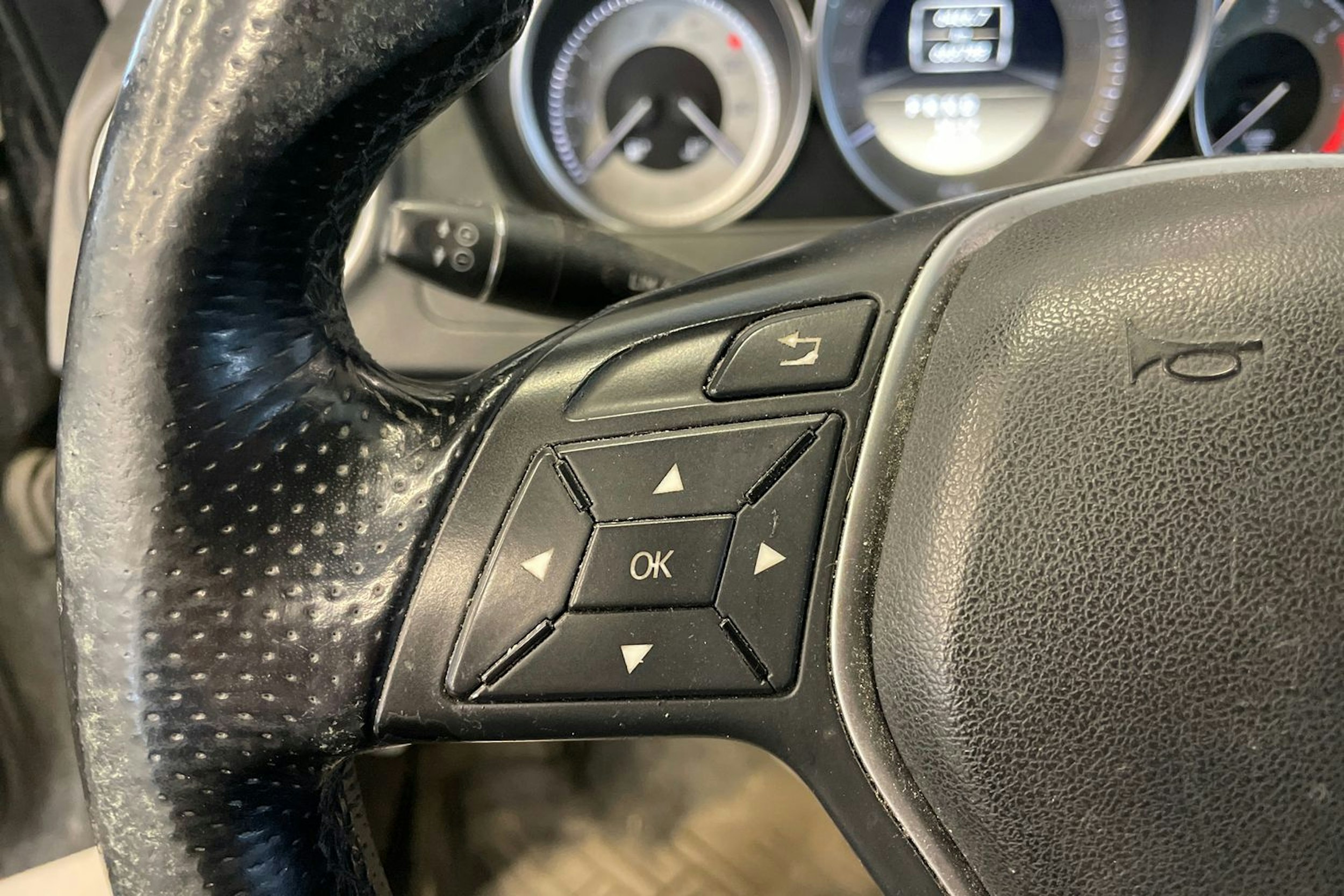 Musta Mercedes-Benz C 2011 kuva 16.