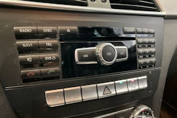 Musta Mercedes-Benz C 2011 kuva 17.