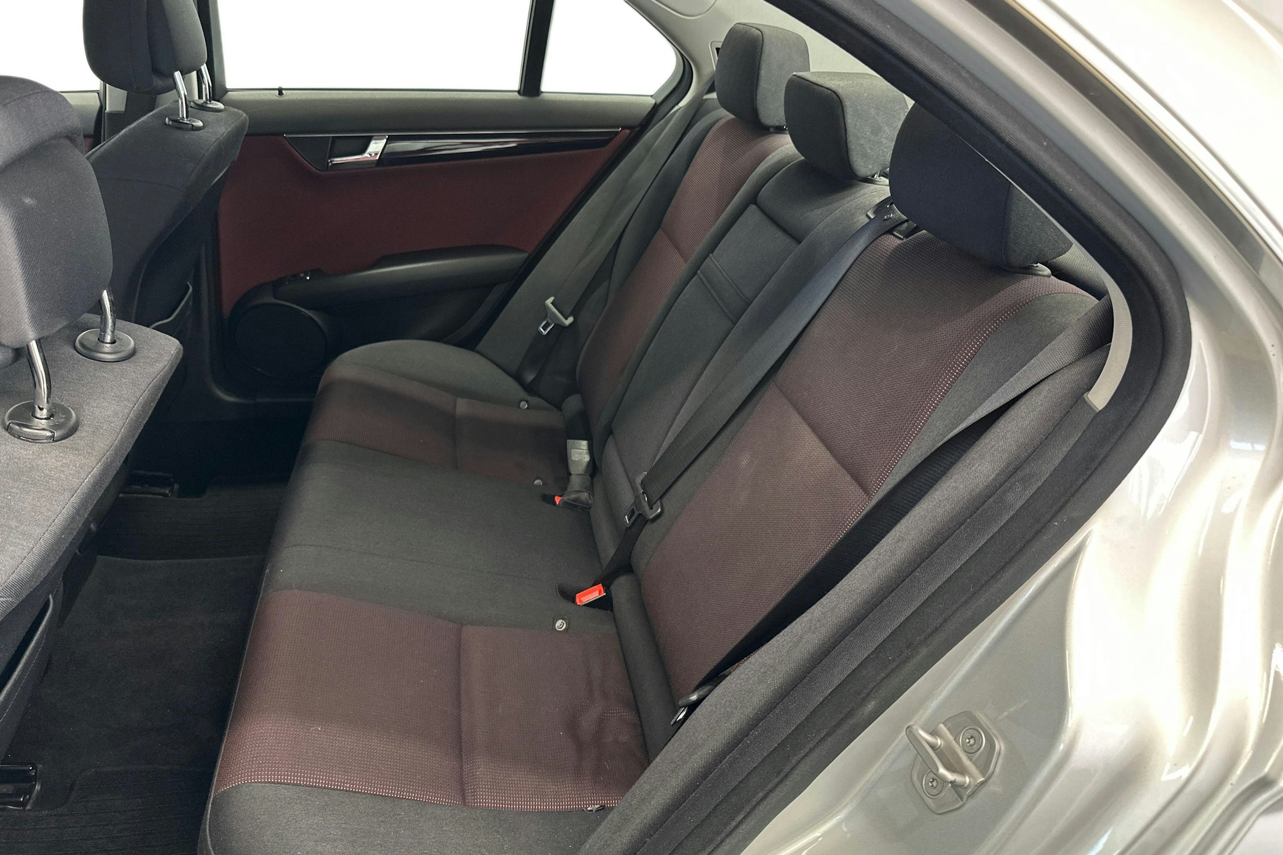 hopea Mercedes-Benz C 2011 kuva 10.