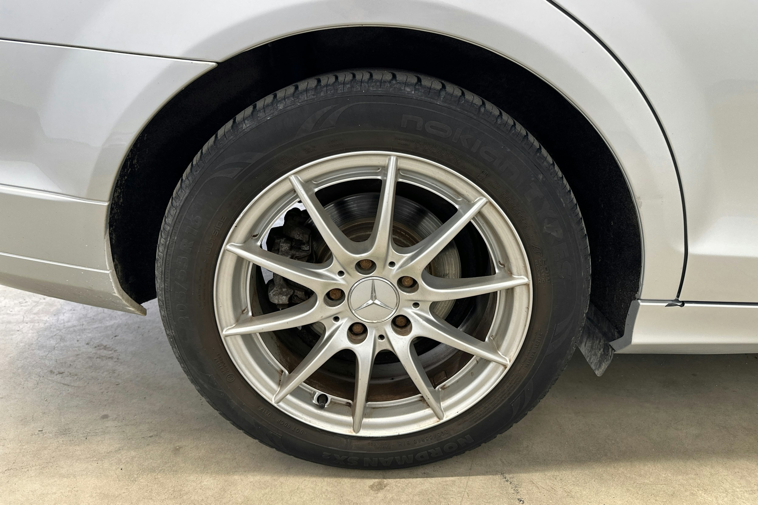 hopea Mercedes-Benz C 2011 kuva 22.