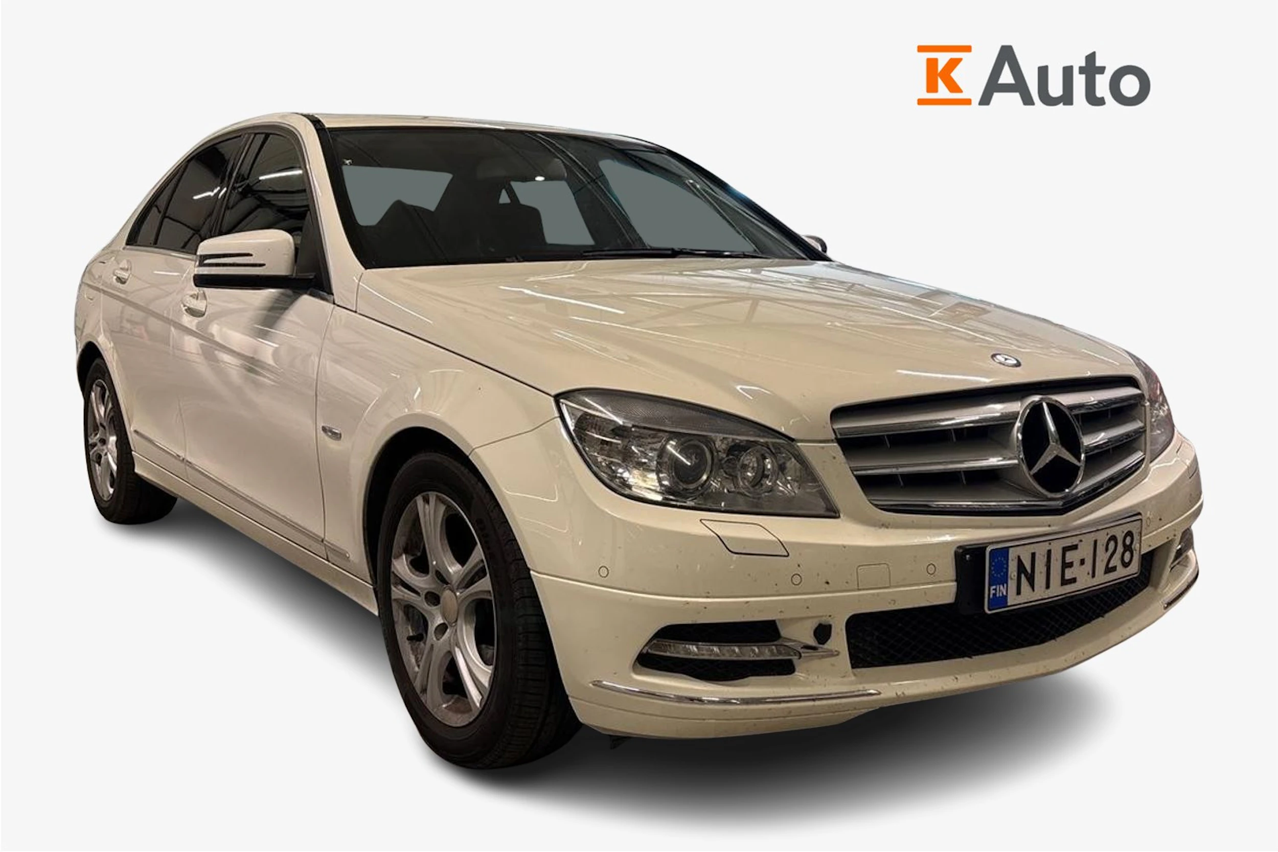 valkoinen Mercedes-Benz C 2011 kuva 1.