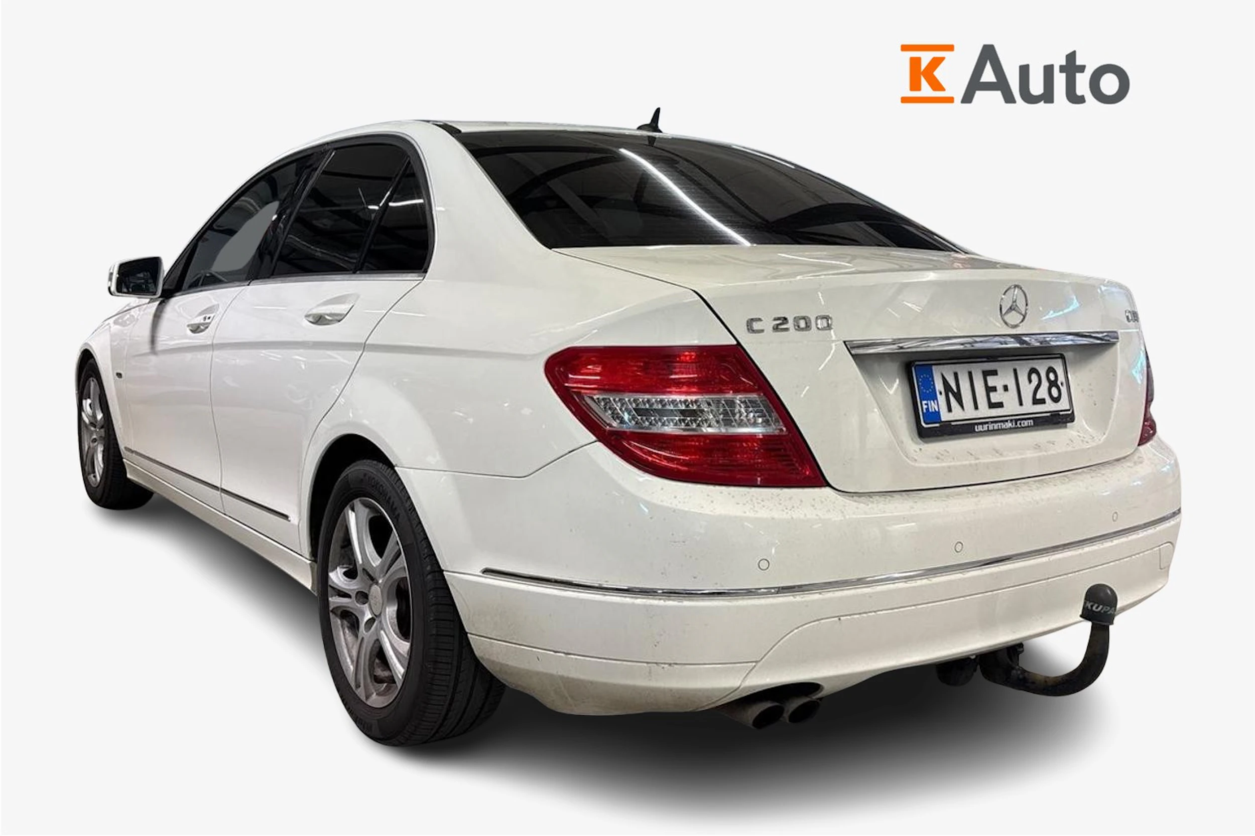 valkoinen Mercedes-Benz C 2011 kuva 2.