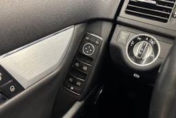 valkoinen Mercedes-Benz C 2011 kuva 14.