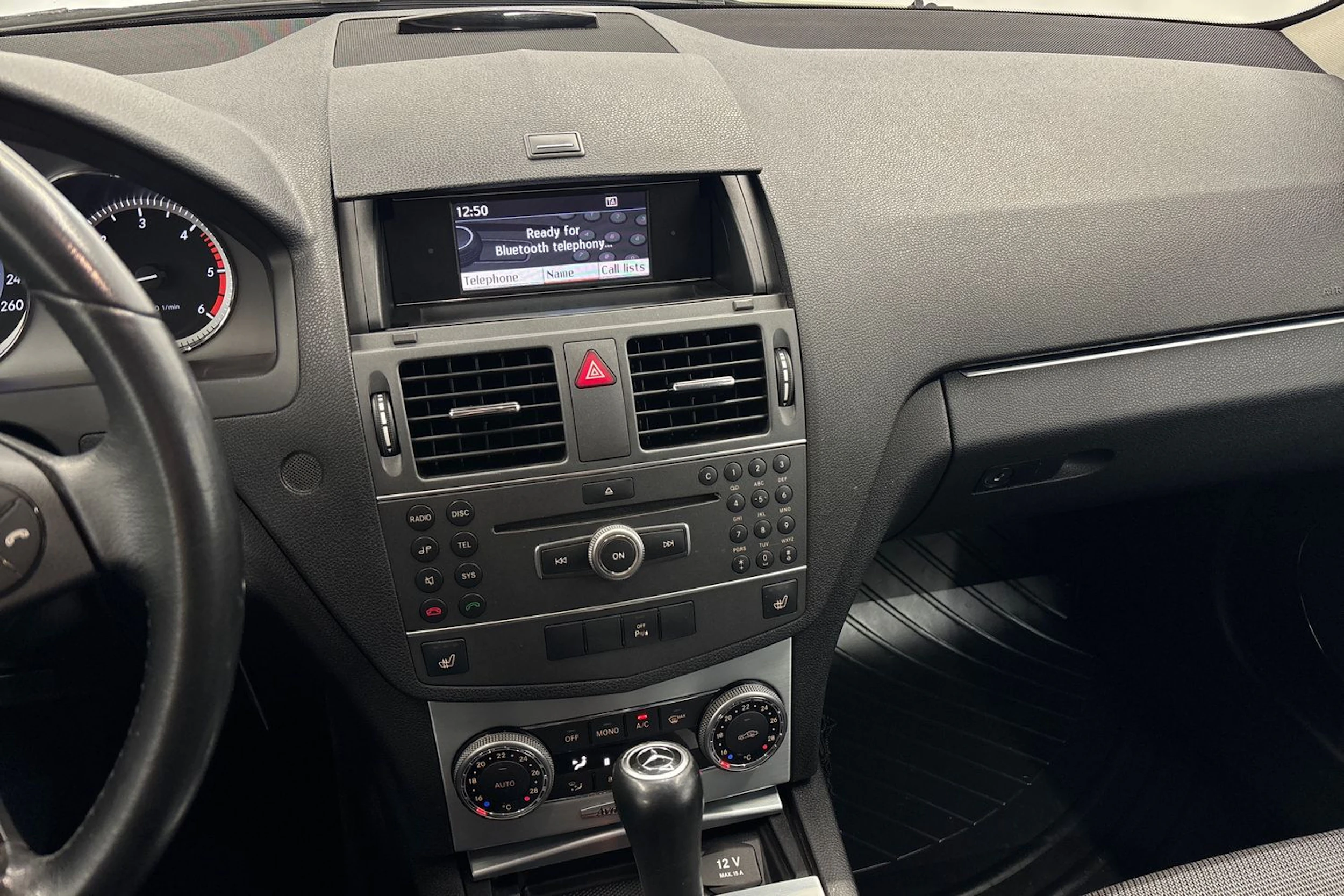 valkoinen Mercedes-Benz C 2011 kuva 15.