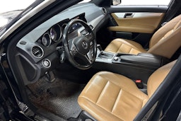 musta Mercedes-Benz C 2011 kuva 3.