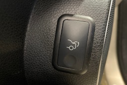 ruskea (beige) Mercedes-Benz C 2011 kuva 22.