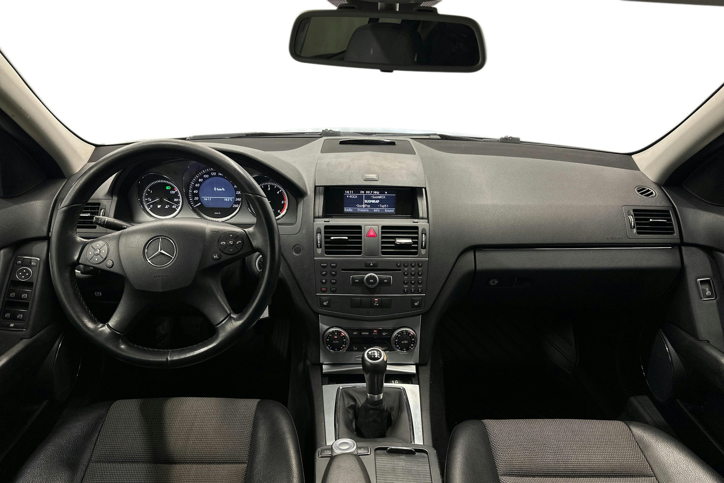 musta Mercedes-Benz C 2011 kuva 9.