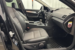 musta Mercedes-Benz C 2011 kuva 13.