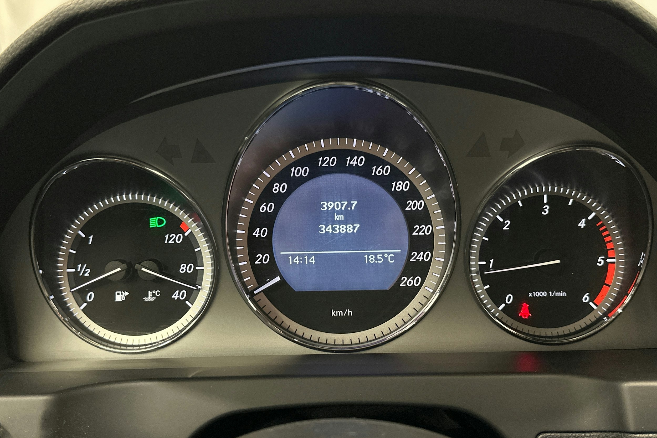 musta Mercedes-Benz C 2011 kuva 18.