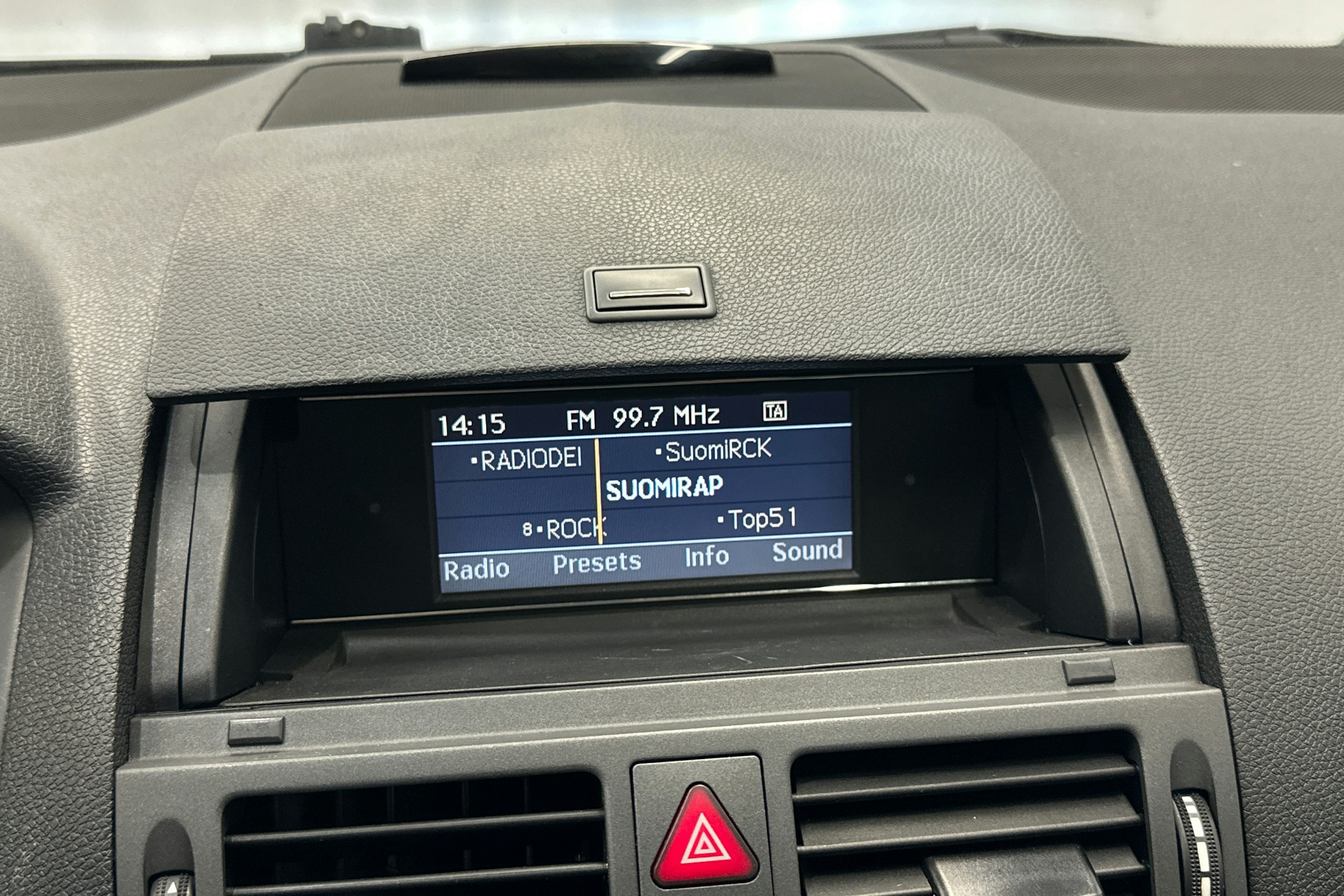 musta Mercedes-Benz C 2011 kuva 23.