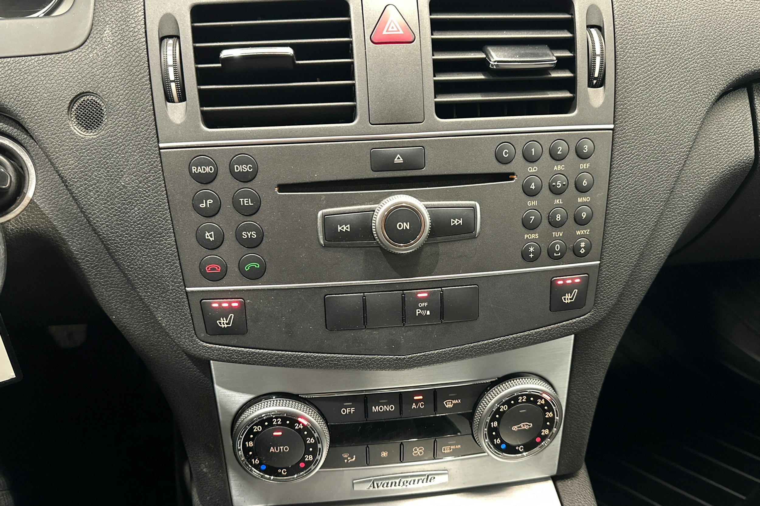 musta Mercedes-Benz C 2011 kuva 24.