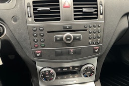 musta Mercedes-Benz C 2011 kuva 24.