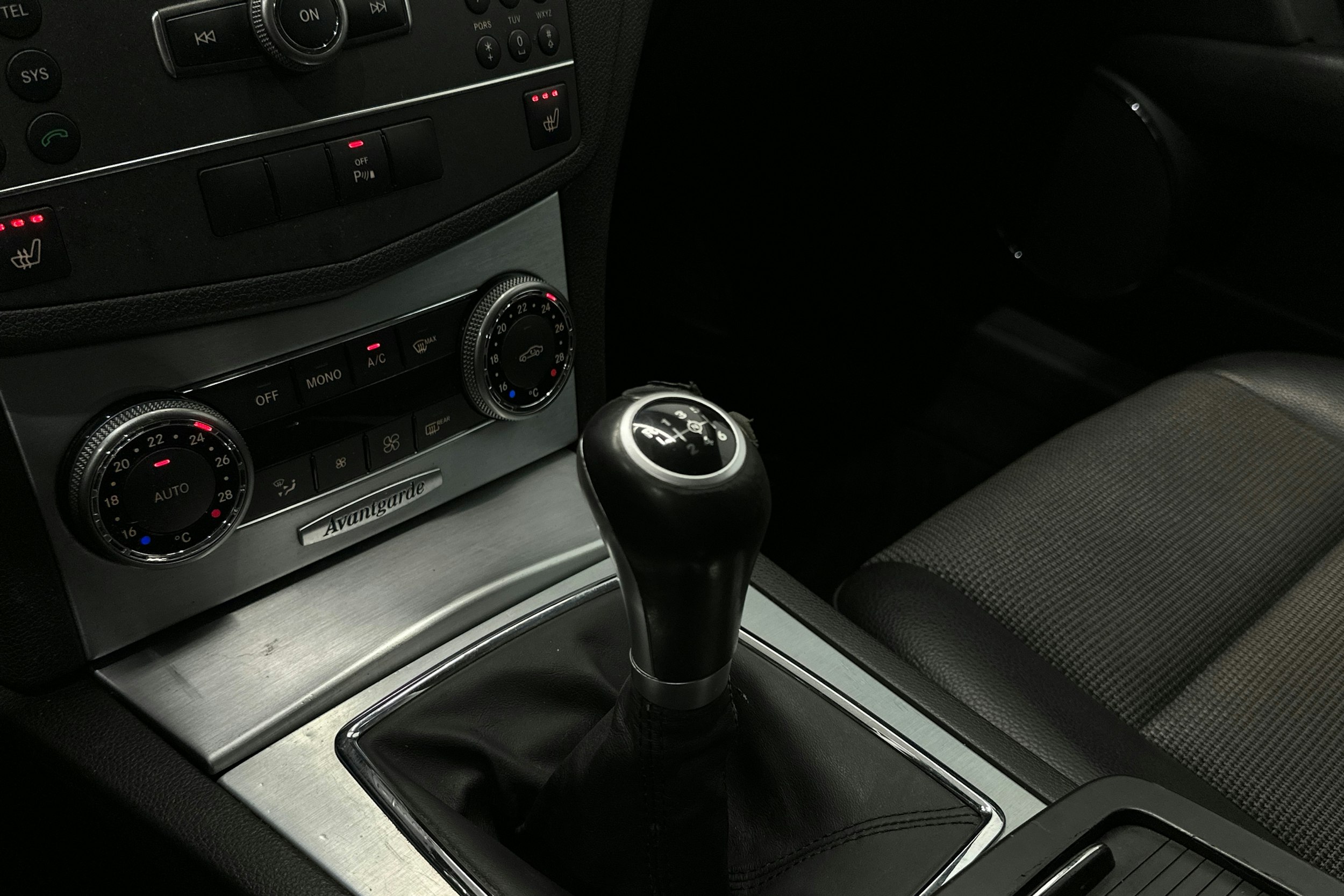 musta Mercedes-Benz C 2011 kuva 25.