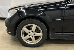musta Mercedes-Benz C 2011 kuva 27.