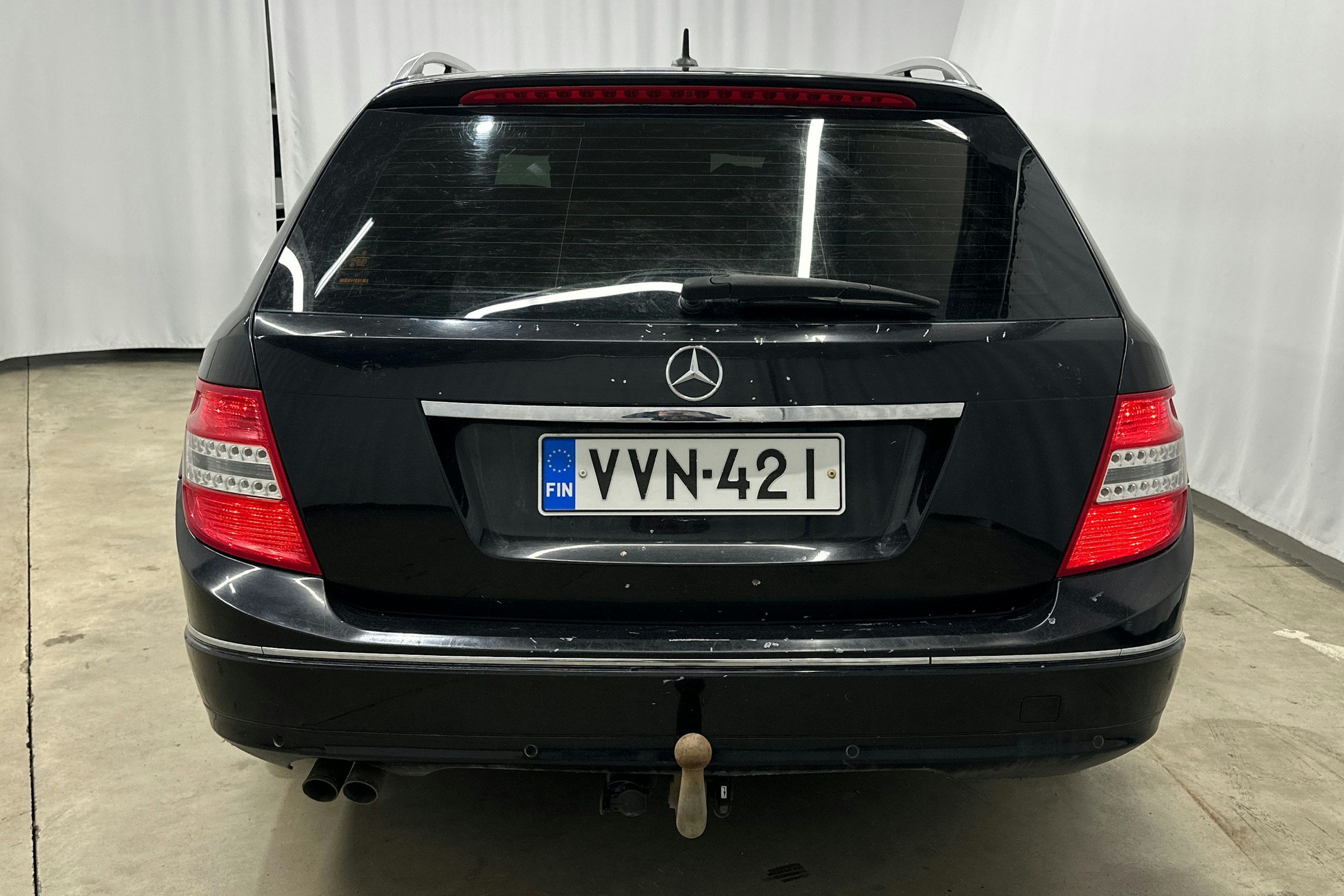 musta Mercedes-Benz C 2011 kuva 29.