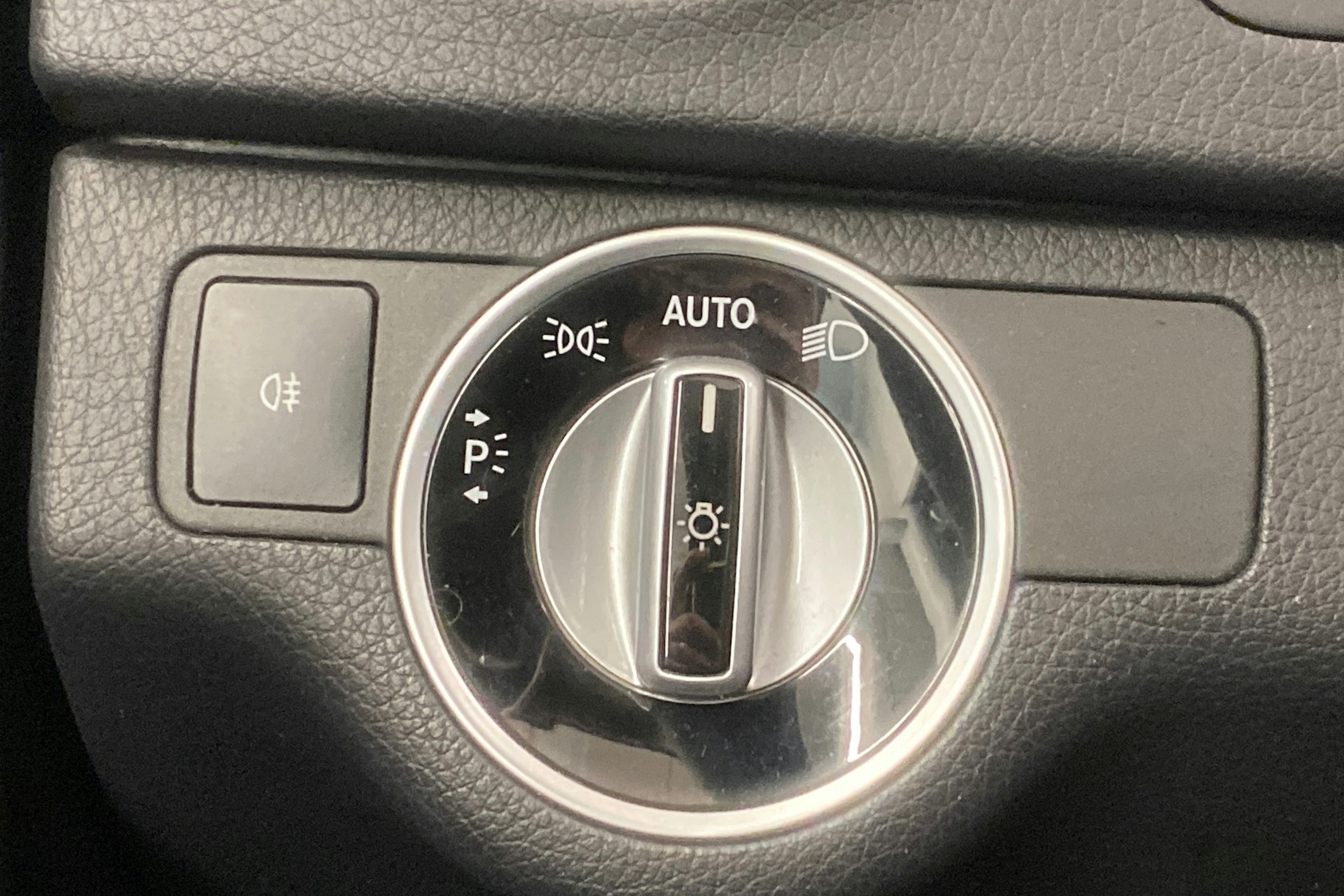 Sininen Mercedes-Benz C 2012 kuva 19.