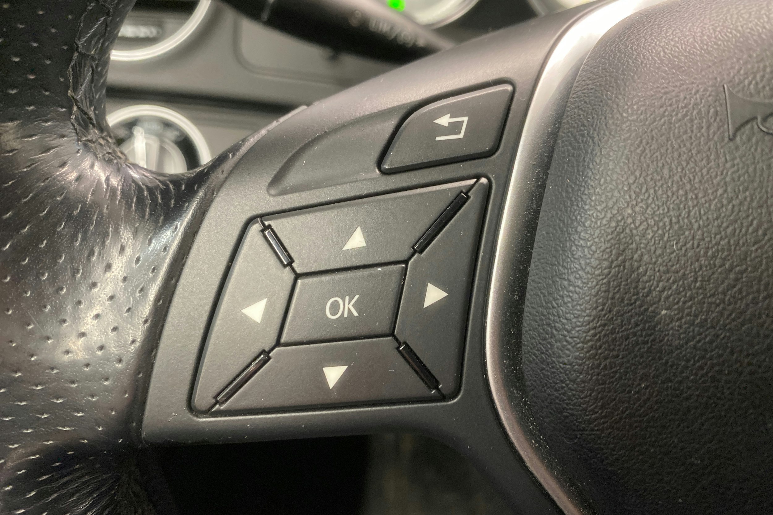 Sininen Mercedes-Benz C 2012 kuva 20.