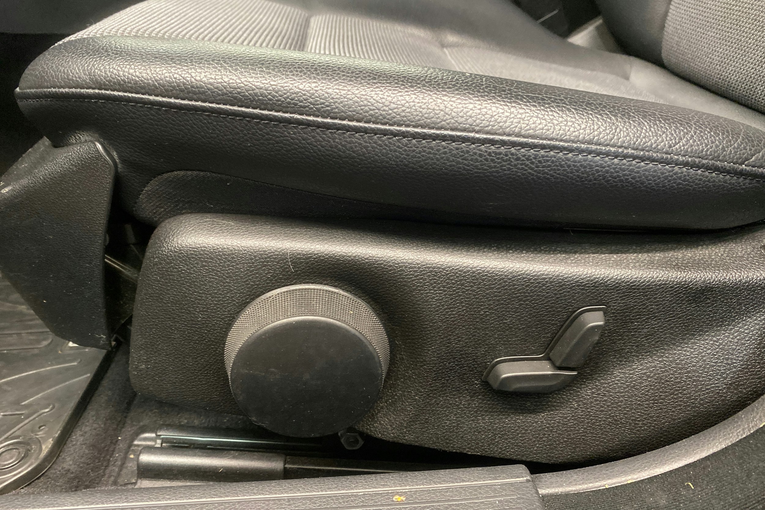 Sininen Mercedes-Benz C 2012 kuva 22.