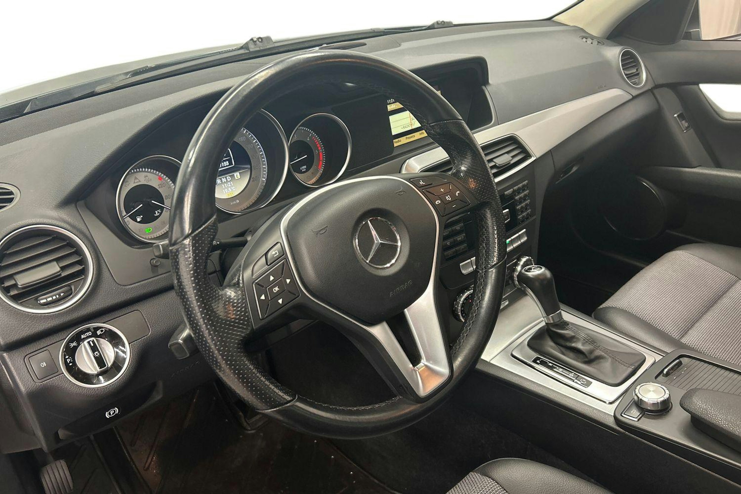 harmaa Mercedes-Benz C 2012 kuva 7.