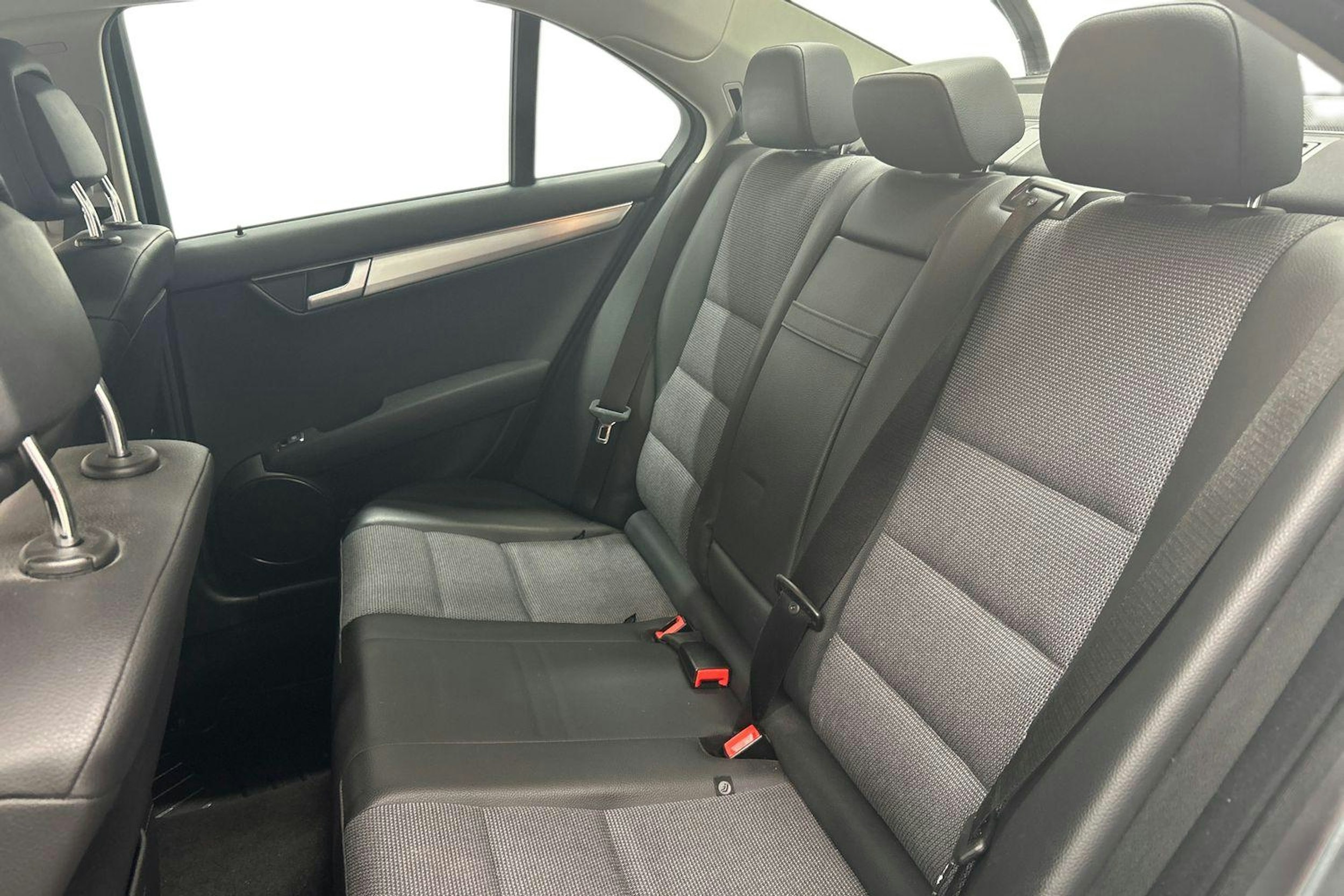 harmaa Mercedes-Benz C 2012 kuva 10.