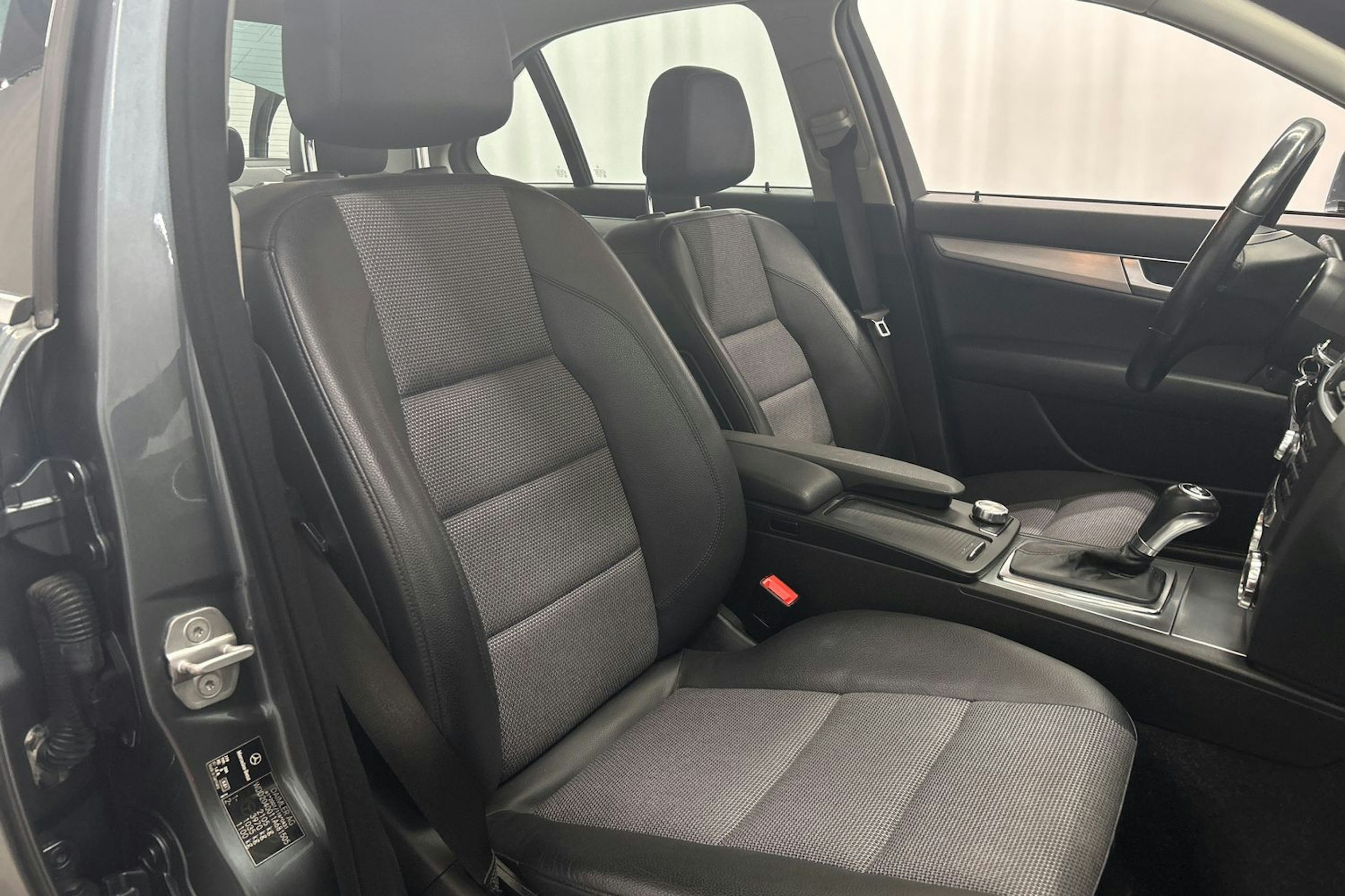 harmaa Mercedes-Benz C 2012 kuva 14.