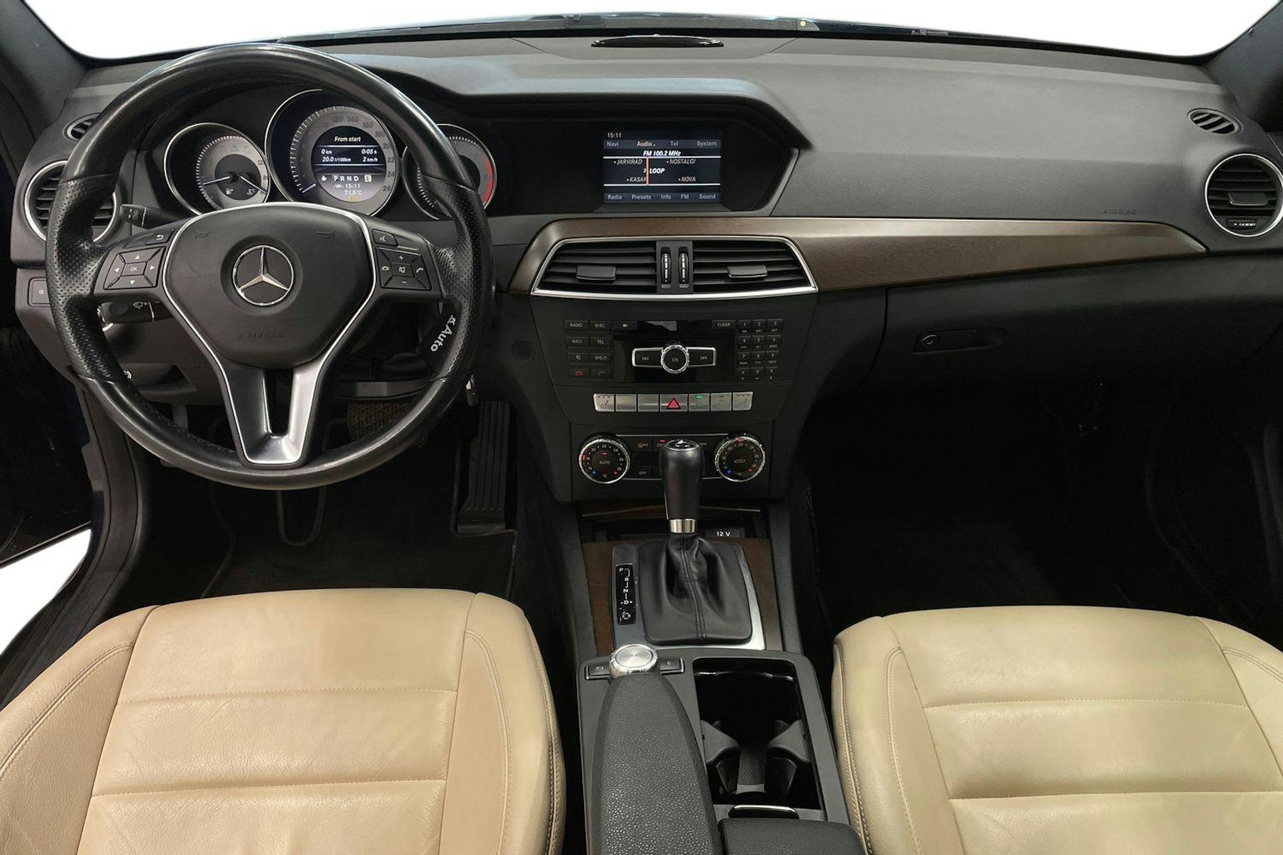 Sininen Mercedes-Benz C 2012 kuva 9.