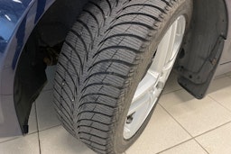 Sininen Mercedes-Benz C 2012 kuva 13.