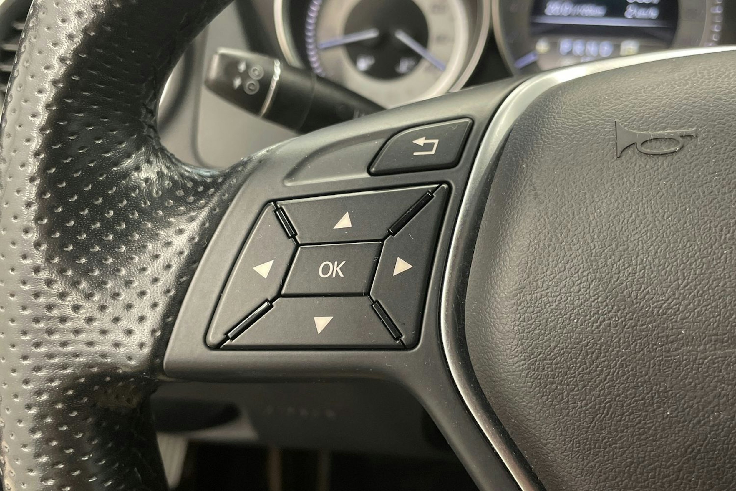 Sininen Mercedes-Benz C 2012 kuva 17.