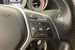 Sininen Mercedes-Benz C 2012 kuva 18.