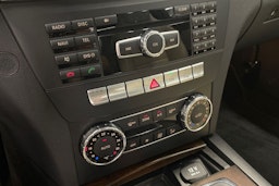 Sininen Mercedes-Benz C 2012 kuva 21.