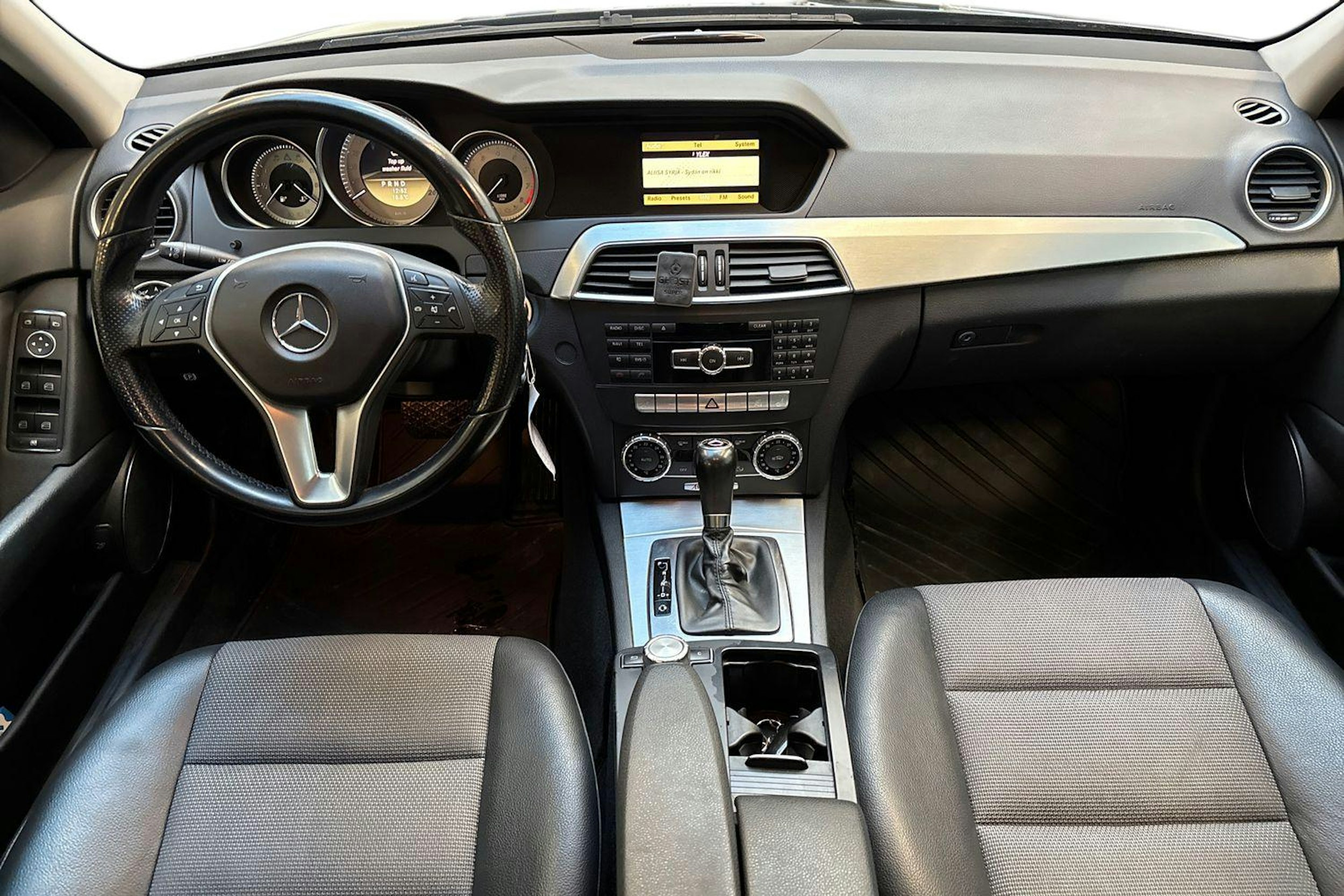 musta Mercedes-Benz C 2012 kuva 9.