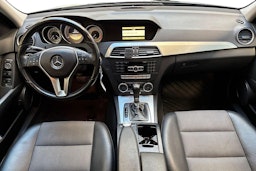 musta Mercedes-Benz C 2012 kuva 9.