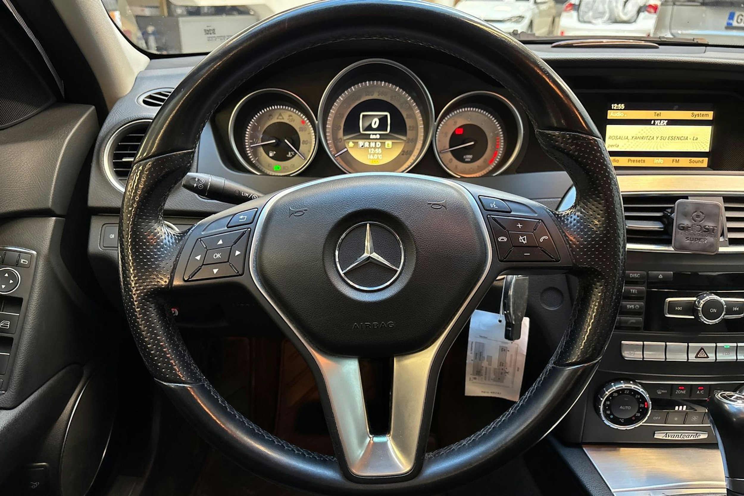 musta Mercedes-Benz C 2012 kuva 17.