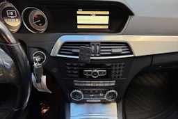 musta Mercedes-Benz C 2012 kuva 18.