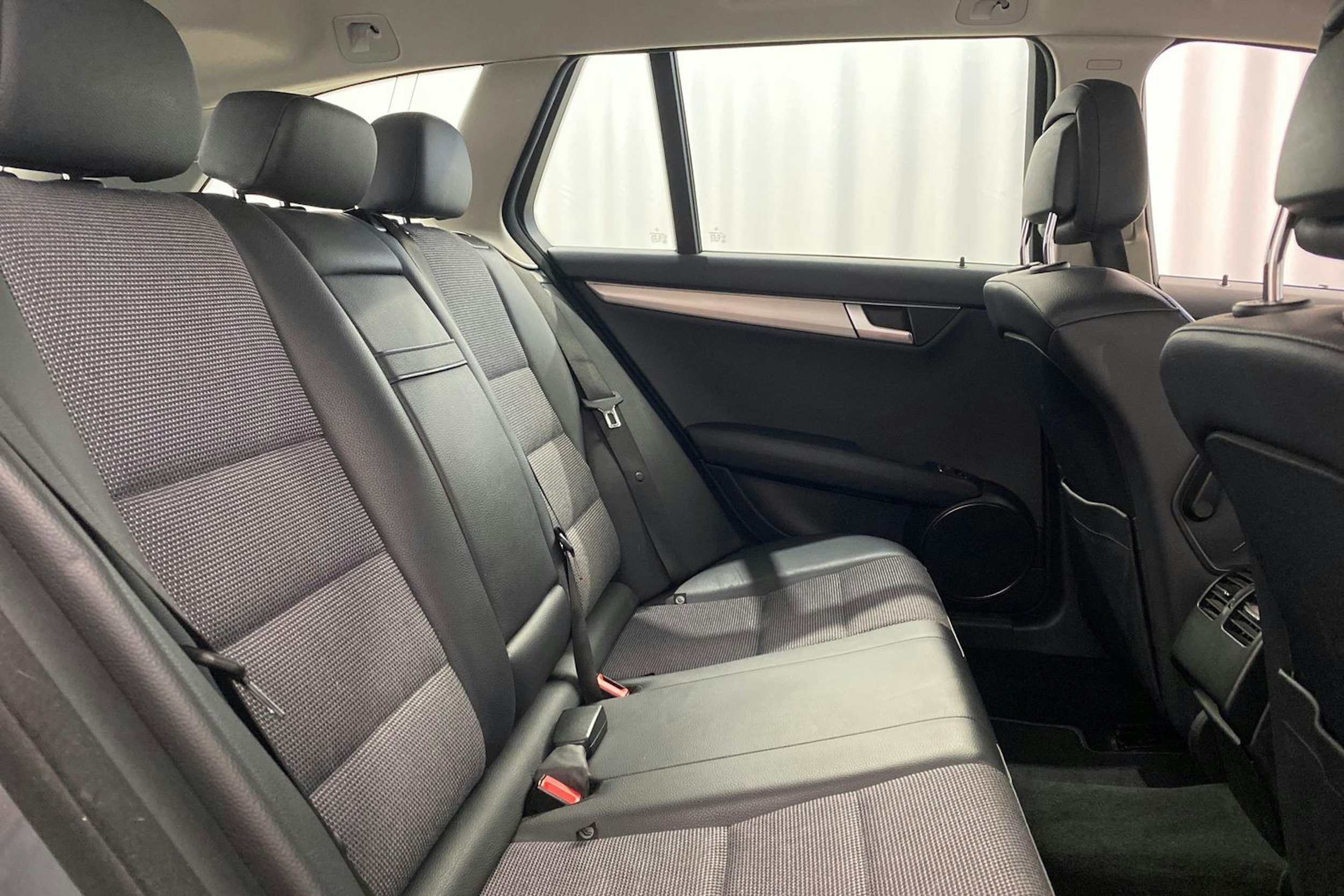 harmaa Mercedes-Benz C 2012 kuva 14.