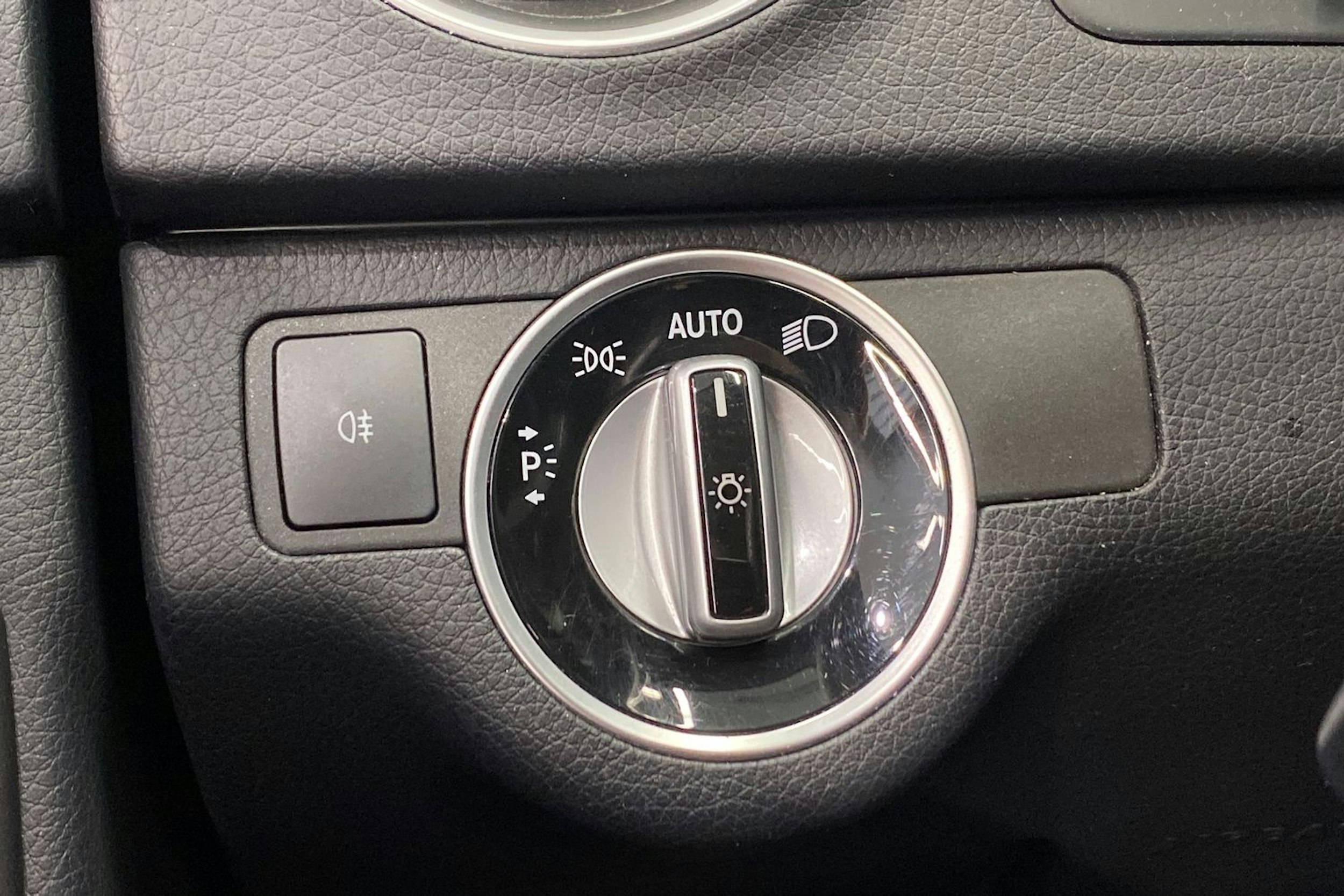 harmaa Mercedes-Benz C 2012 kuva 18.