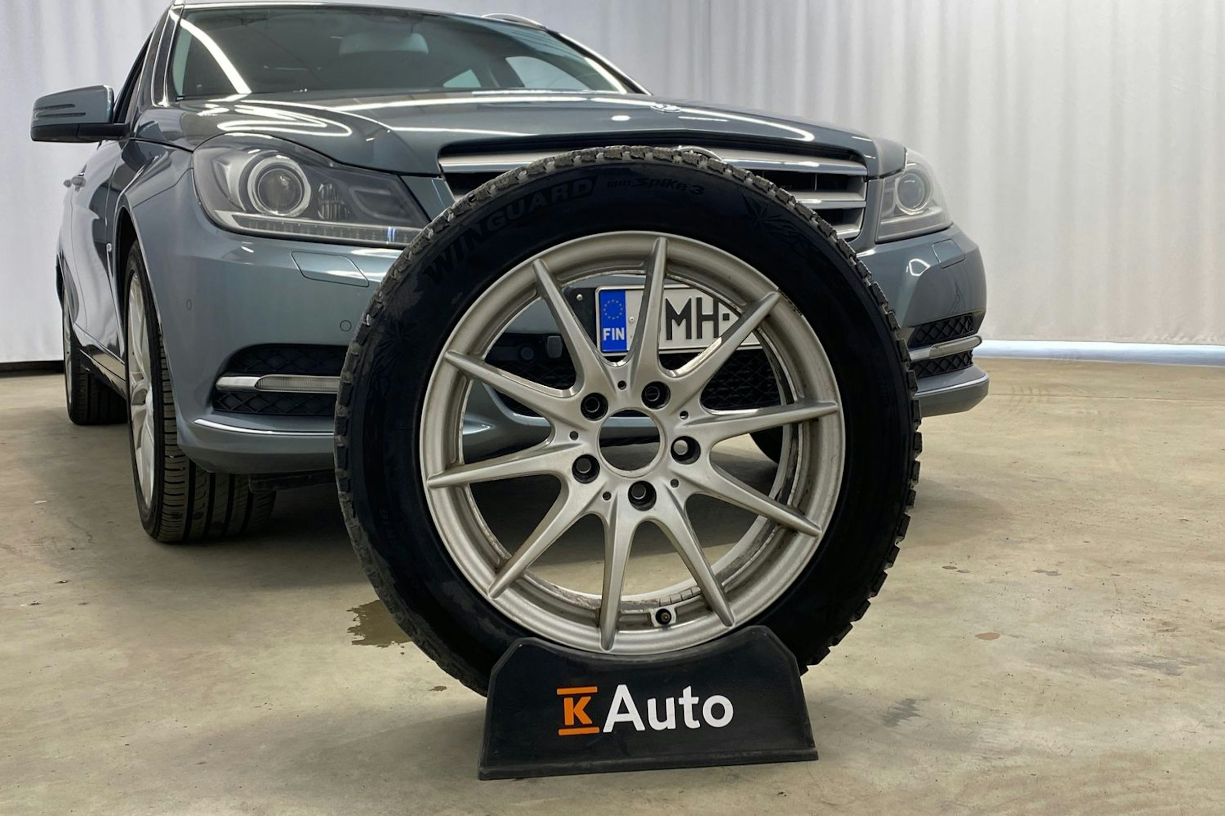 harmaa Mercedes-Benz C 2012 kuva 28.