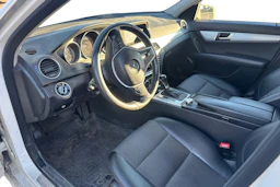 valkoinen Mercedes-Benz C 2012 kuva 3.