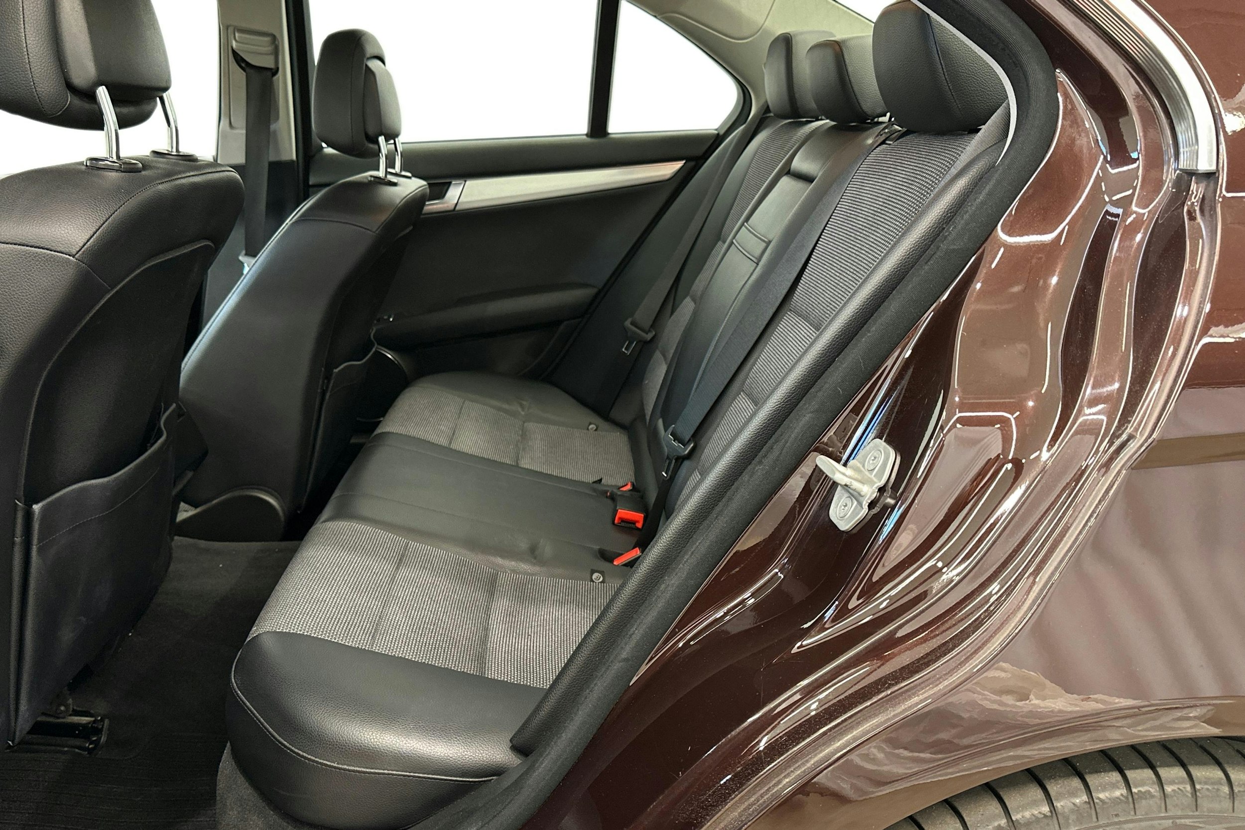 met. ruskea Mercedes-Benz C 2012 kuva 10.