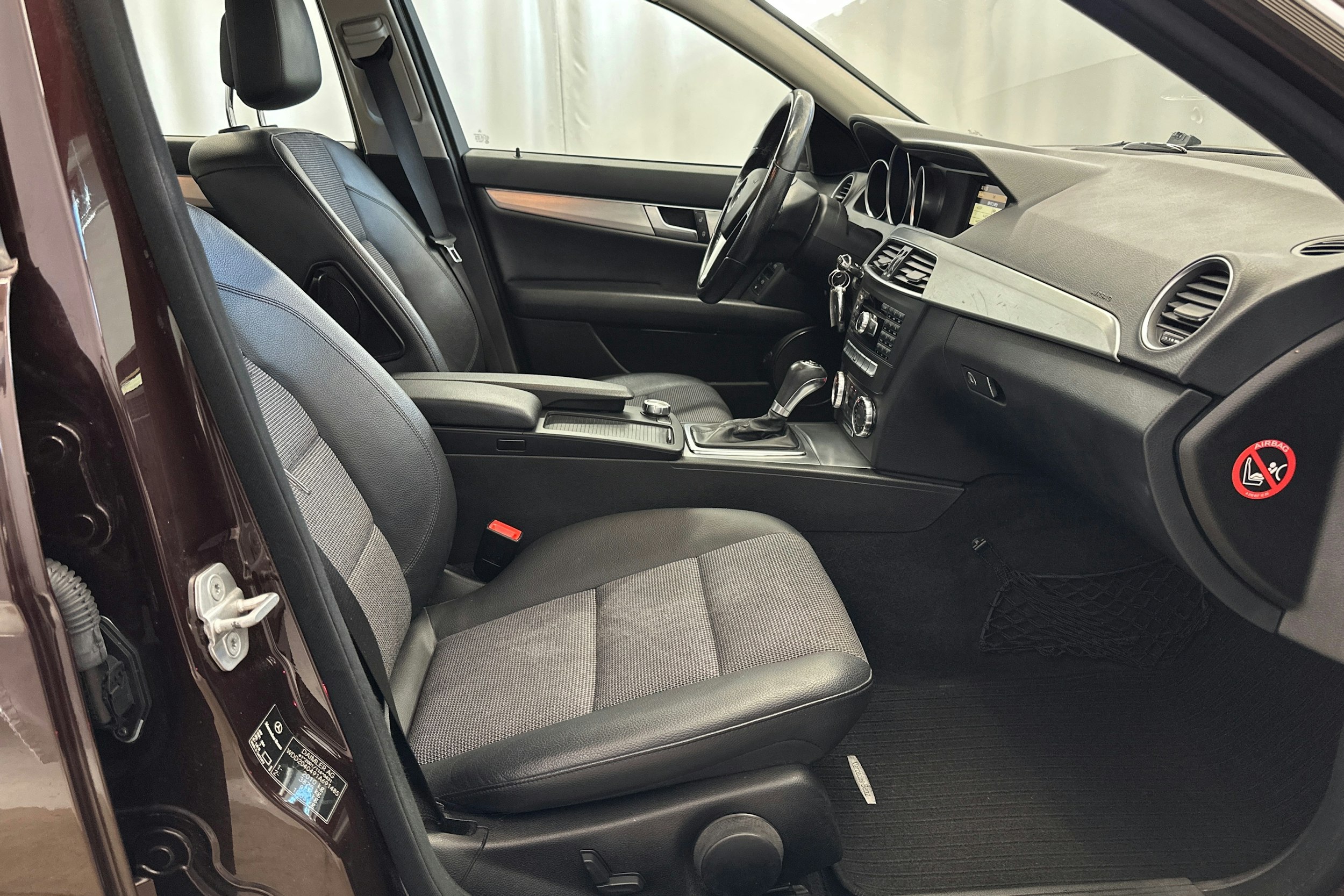 met. ruskea Mercedes-Benz C 2012 kuva 14.