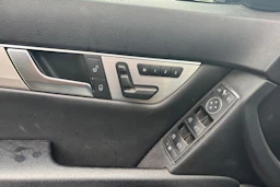 musta Mercedes-Benz C 2012 kuva 4.
