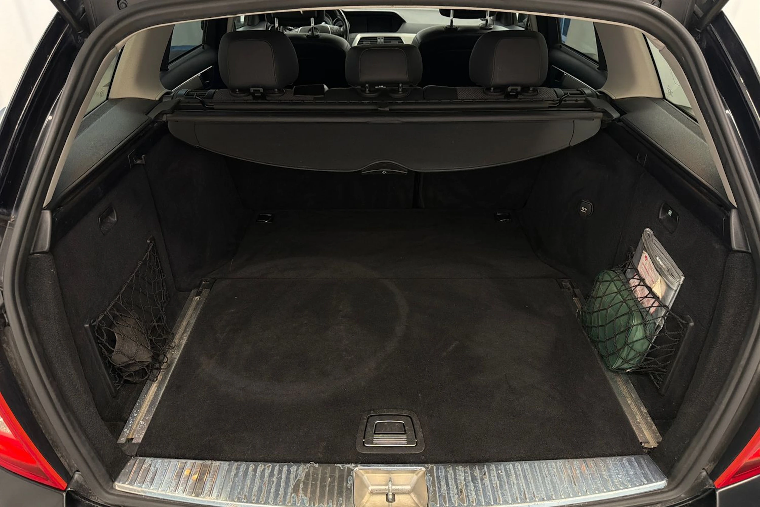 musta Mercedes-Benz C 2012 kuva 13.