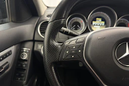 musta Mercedes-Benz C 2012 kuva 17.