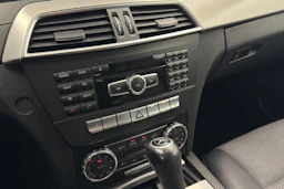 musta Mercedes-Benz C 2012 kuva 21.