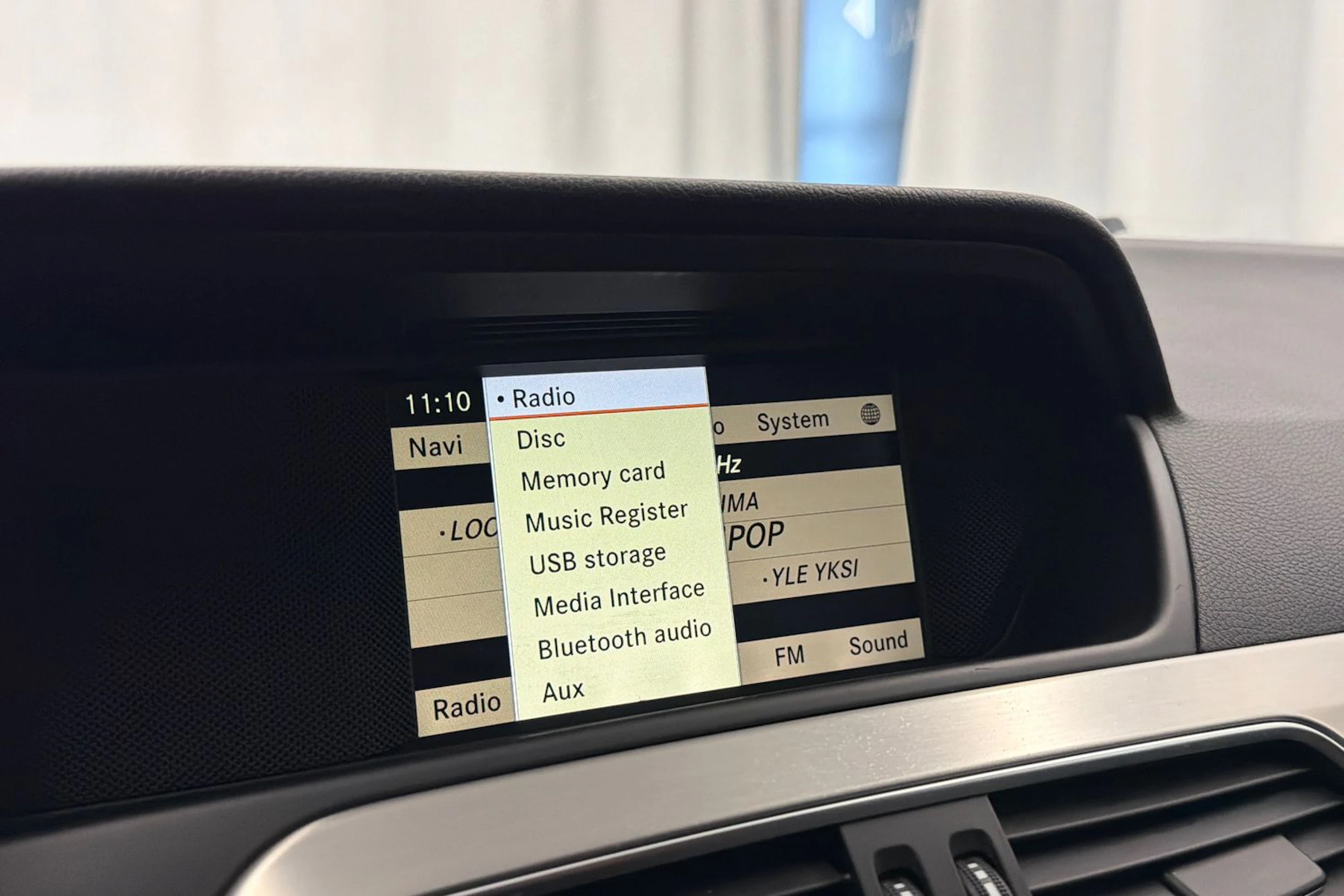 musta Mercedes-Benz C 2012 kuva 23.