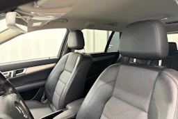 musta Mercedes-Benz C 2012 kuva 25.